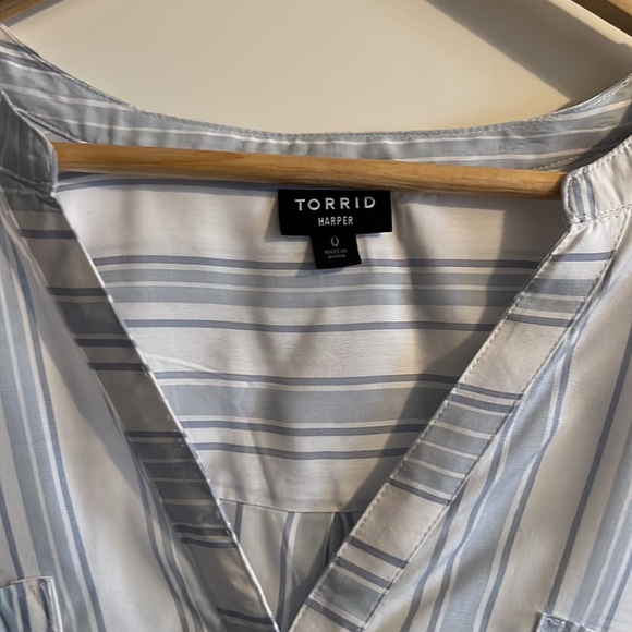 Torrid Harper Georgette Pullover 3/4 Sleeve Tunic Blouse - Picture 2 of 2